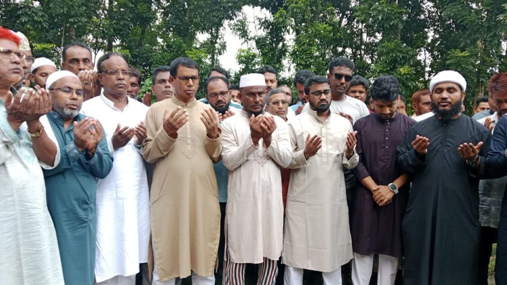 হরিণাকুণ্ডুতে জুলাই গণঅভ্যুত্থানে শহীদের করব জিয়ারত 