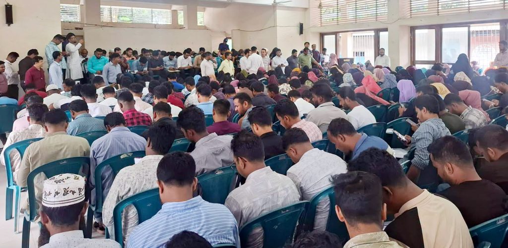 স্বচ্ছতা ও শৃঙ্খলায় কালকিনিতে ফ্যামিলি কার্ড শুমারির নিয়োগ পরীক্ষা