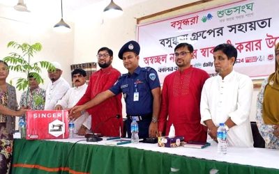 লামায় বসুন্ধরা গ্রুপের উদ্যোগে অস্বচ্ছল নারীদের মাঝে সেলাই মেশিন বিতরণ