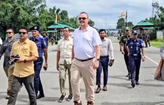 বাংলাবান্ধা জিরোপয়েন্টে মার্কিন রাষ্ট্রদূত, সীমান্তের সৌন্দর্যে মুগ্ধ