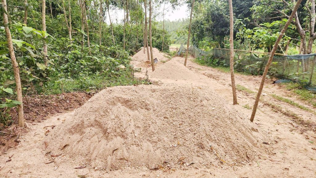 ঝিনাইগাতীতে পাথর-বালু লুটপাট অব্যাহত প্রসাশনের নজরদারী আরও জোরদার করার দাবি