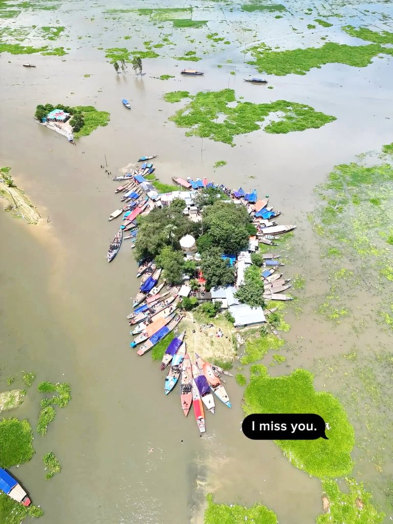 আড়াইশ বছরের ঐতিহ্যের সাক্ষী চলনবিলের ভাসমান দ্বীপে ঘাসি দেওয়ানের মাজার