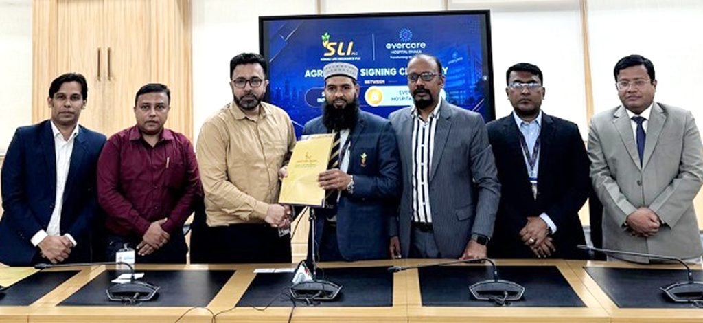 সোনালী লাইফ ইন্স্যুরেন্স ও এভারকেয়ার হাসপাতালের মধ্যে স্বাস্থ্যসেবা সুবিধা বিষয়ক সমঝোতা স্মারক স্বাক্ষর