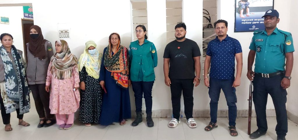 টঙ্গী পূর্ব থানার মূল ফটকে জয়বাংলা শ্লোগান গ্রেফতার ৫
