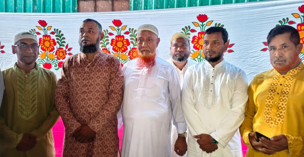 ইয়ারপুরে চেয়ারম্যান পদপ্রার্থী ব্যারিস্টার আজিজুল হক মীরের সমর্থনে উঠান বৈঠক ও মিছিল অনুষ্ঠিত