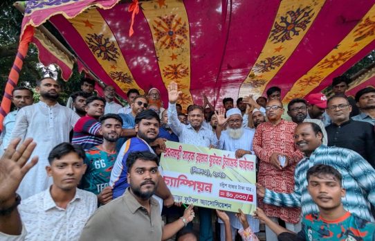 রায়গঞ্জে লাঙ্গঁলমোড়ায় তারেক রহমান ফুটবল টুর্নামেন্টের ফাইনাল অনুষ্ঠিত