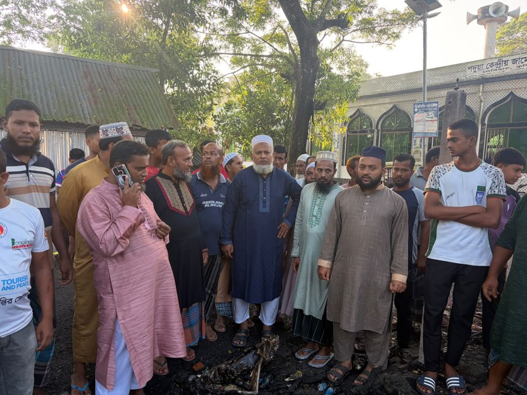 দেবিদ্বারে অগ্নিকাণ্ডে ক্ষতিগ্রস্তদের পাশে জামায়াত নেতৃবৃন্দ