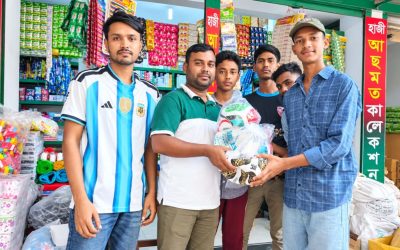 মাদকমুক্ত সমাজ গড়তে নাগেশ্বরী অনলাইন প্রেস ক্লাবের পক্ষ থেকে কিশোরদের মাঝে ফুটবল বিতরণ
